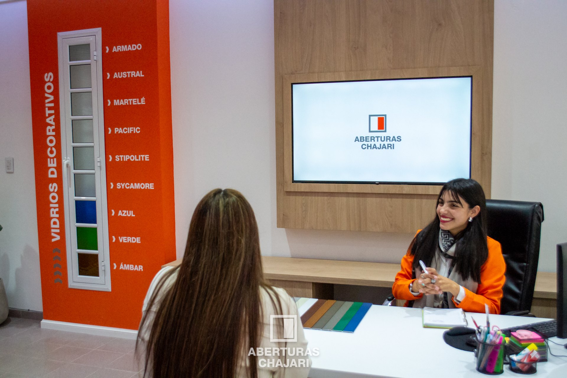 Equipo de Aberturas Chajarí en el showroom