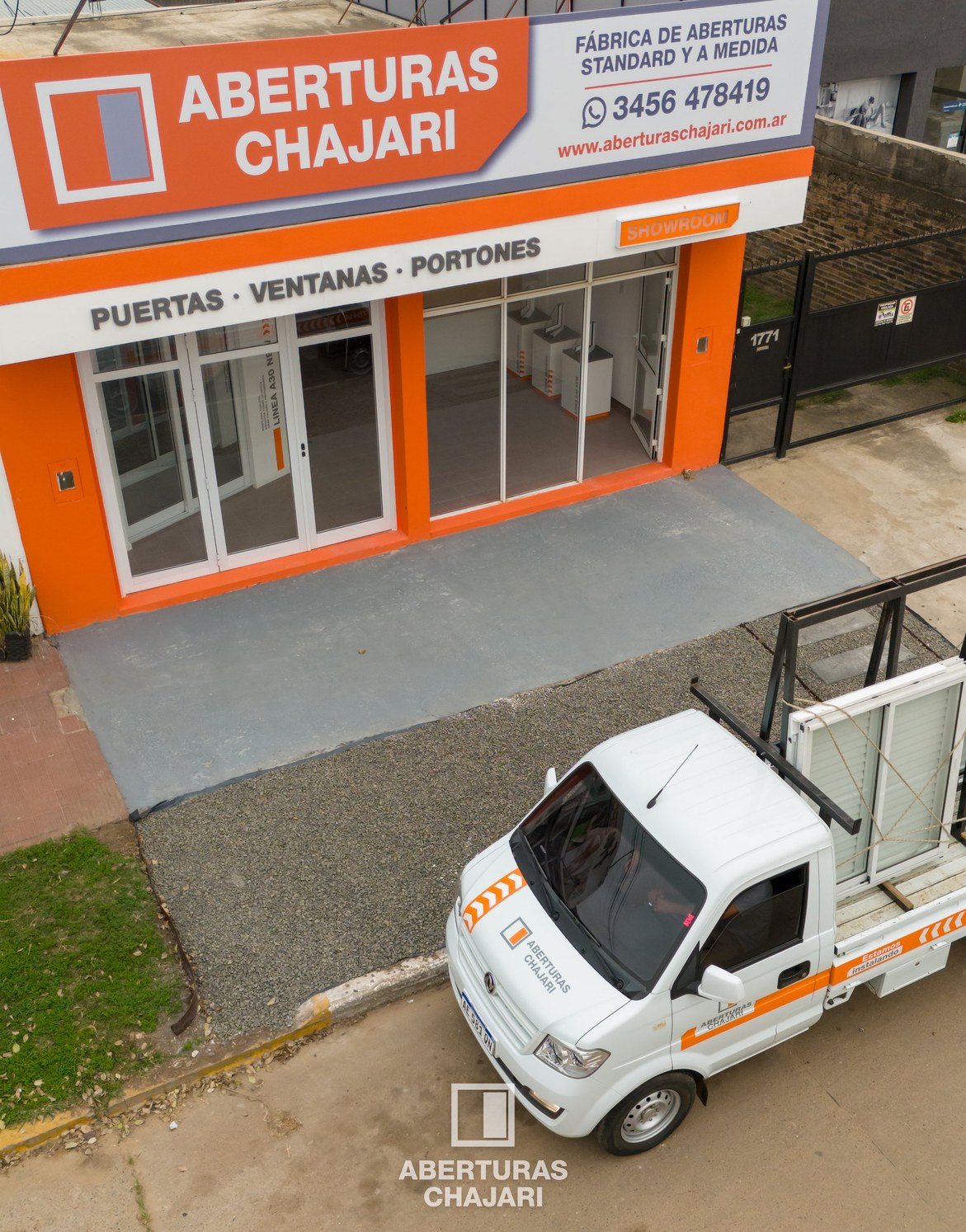 Vista exterior del showroom de Aberturas Chajarí