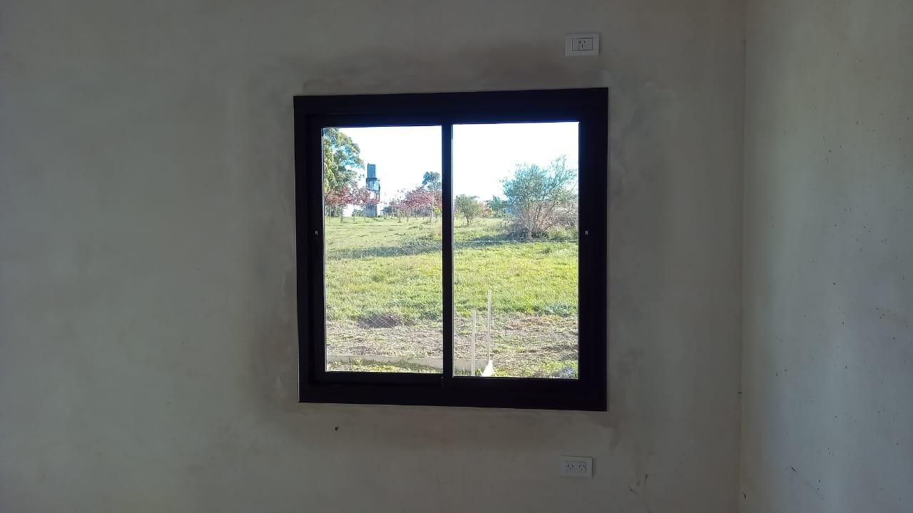 Obra de aberturas de aluminio realizada en Curuzú Cuatiá por Aberturas Chajarí (foto 3)