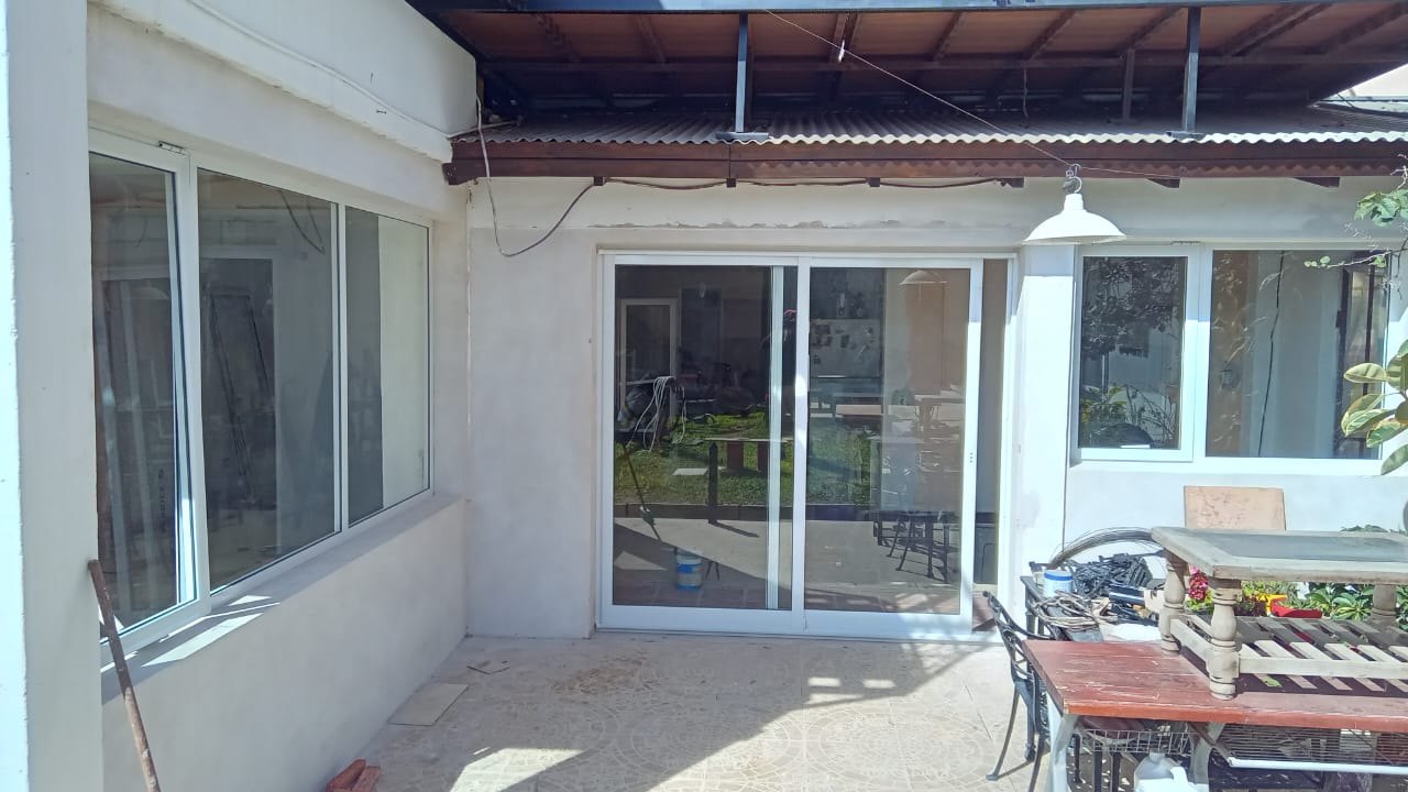 Obra de aberturas de aluminio realizada en Federación por Aberturas Chajarí (foto 2)